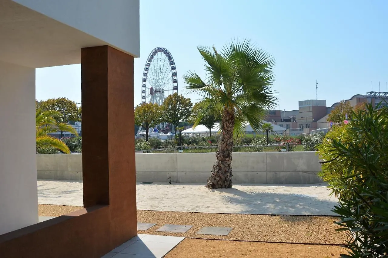 Sun Beach Residence Con Piscina - Piazza Brescia - Adria Holiday Jesolo - Family Apartments  Lido di Jesolo