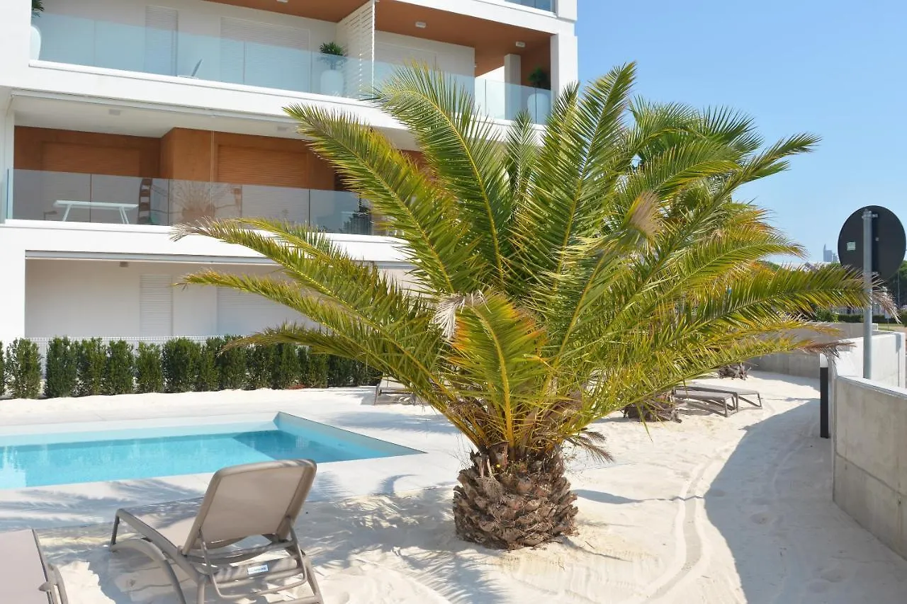 Sun Beach Residence Con Piscina - Piazza Brescia - Adria Holiday Jesolo - Family Apartments İtalya