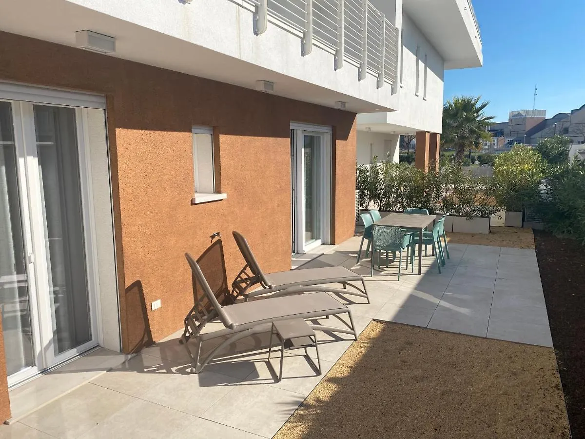 Sun Beach Residence Con Piscina - Piazza Brescia - Adria Holiday Jesolo - Family Apartments