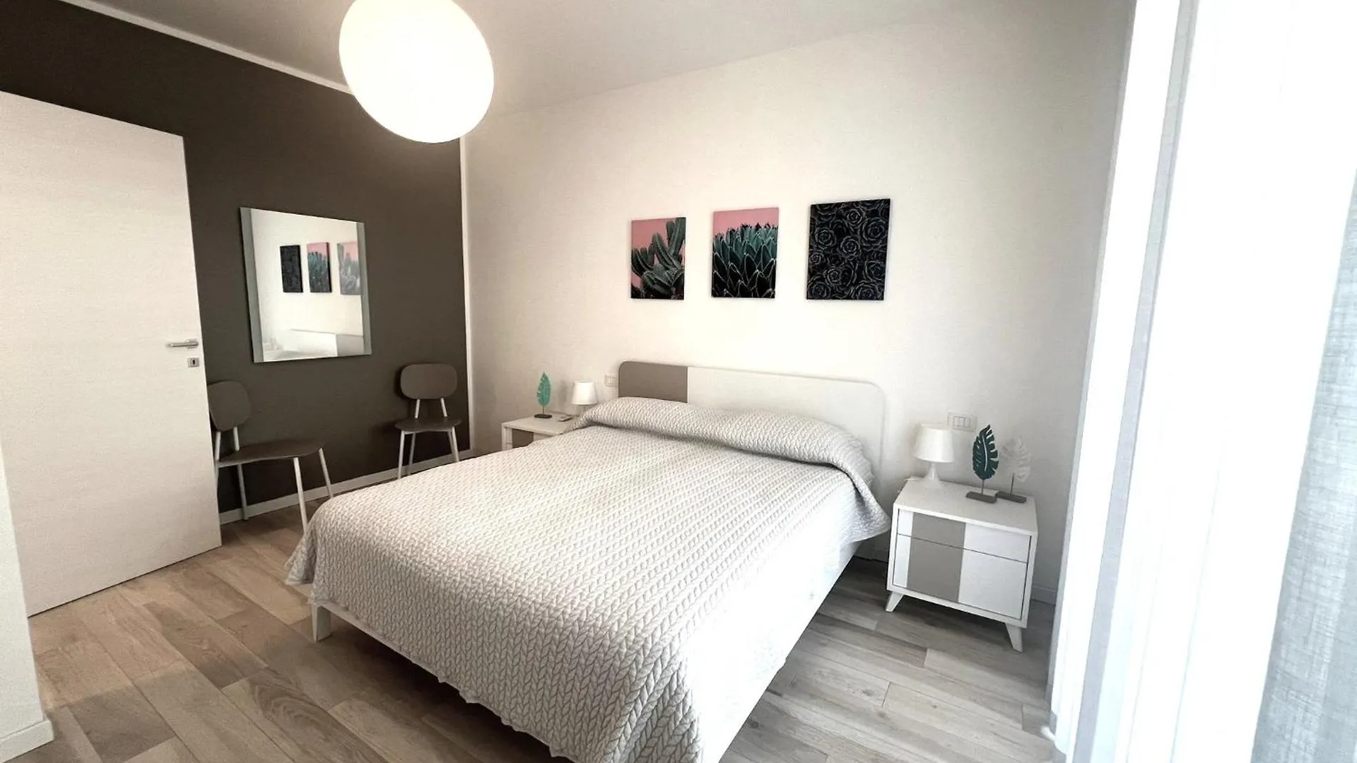 Sun Beach Residence Con Piscina - Piazza Brescia - Adria Holiday Jesolo - Family Apartments İtalya