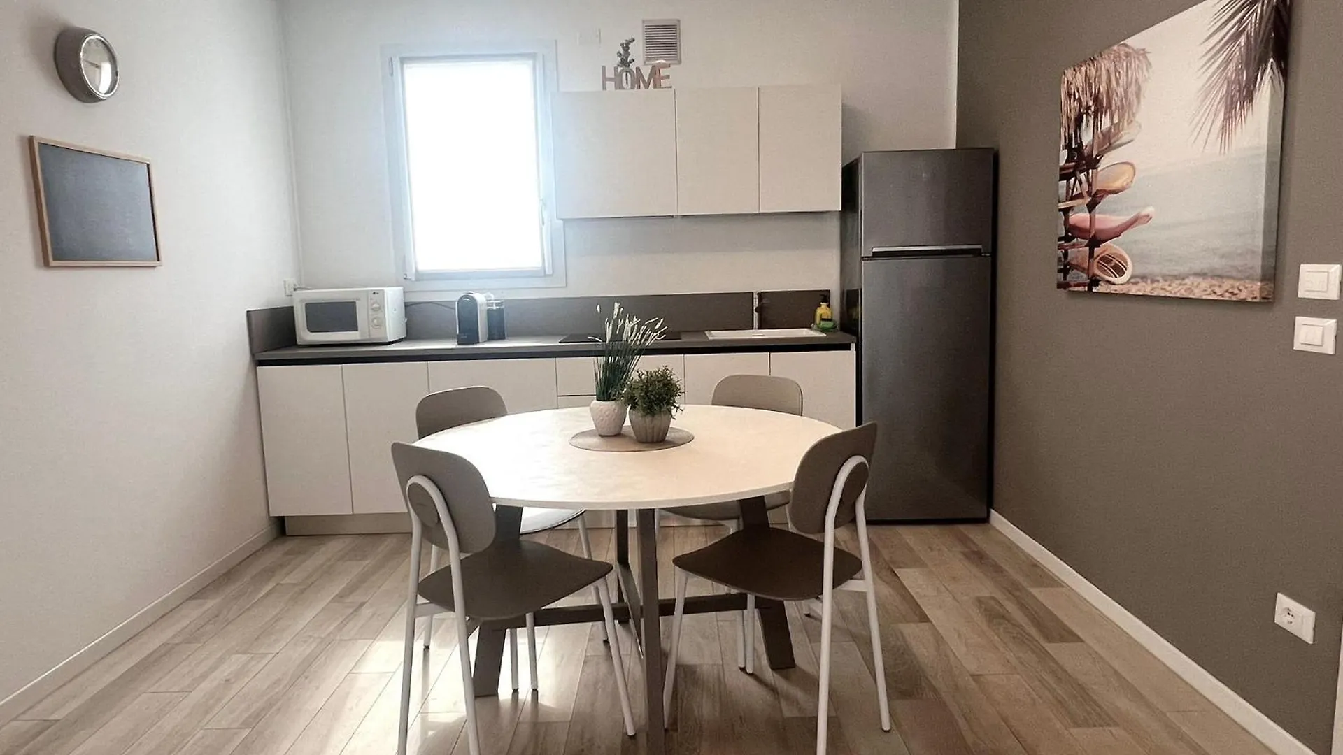 Sun Beach Residence Con Piscina - Piazza Brescia - Adria Holiday Jesolo - Family Apartments  Lido di Jesolo