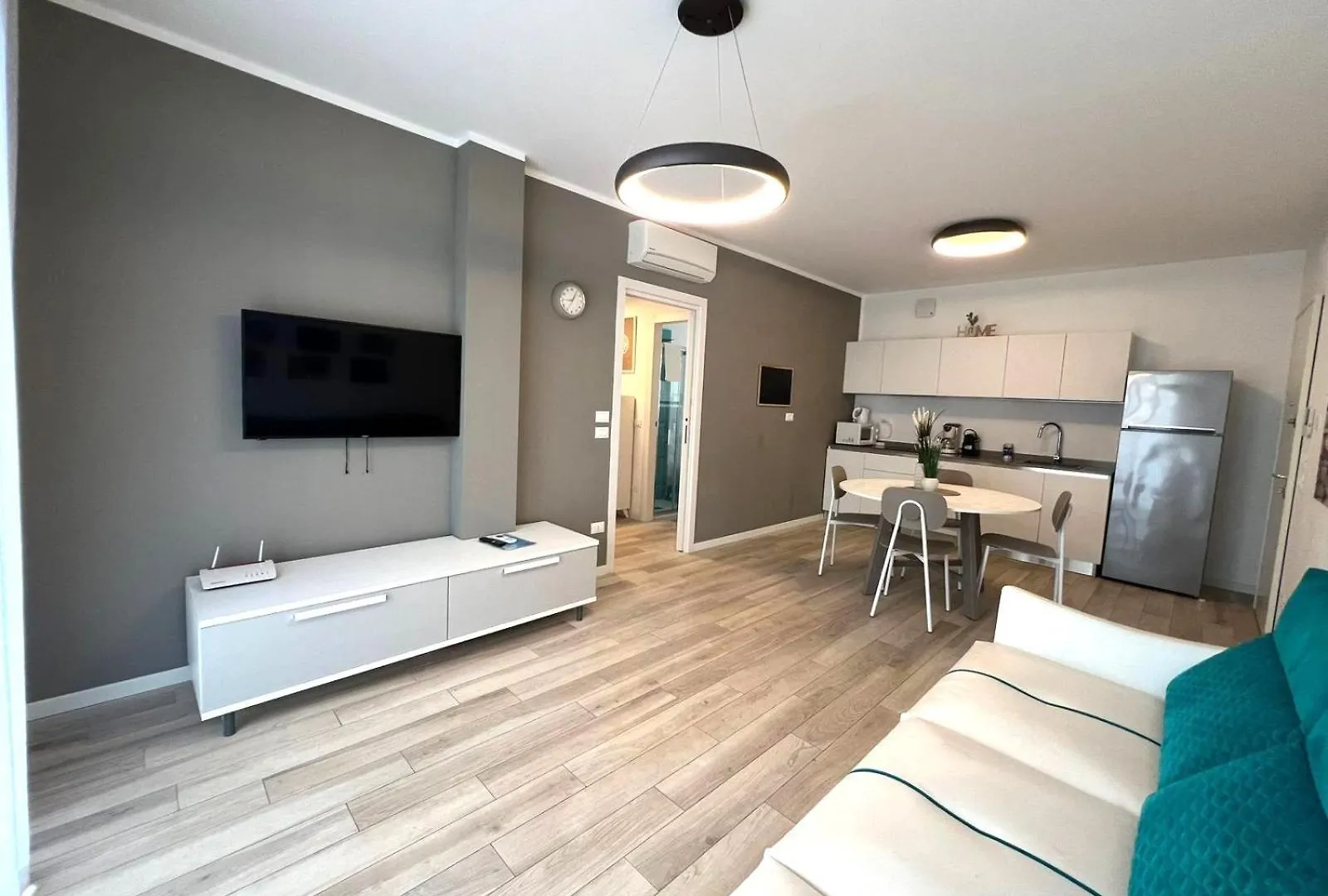 Sun Beach Residence Con Piscina - Piazza Brescia - Adria Holiday Jesolo - Family Apartments İtalya