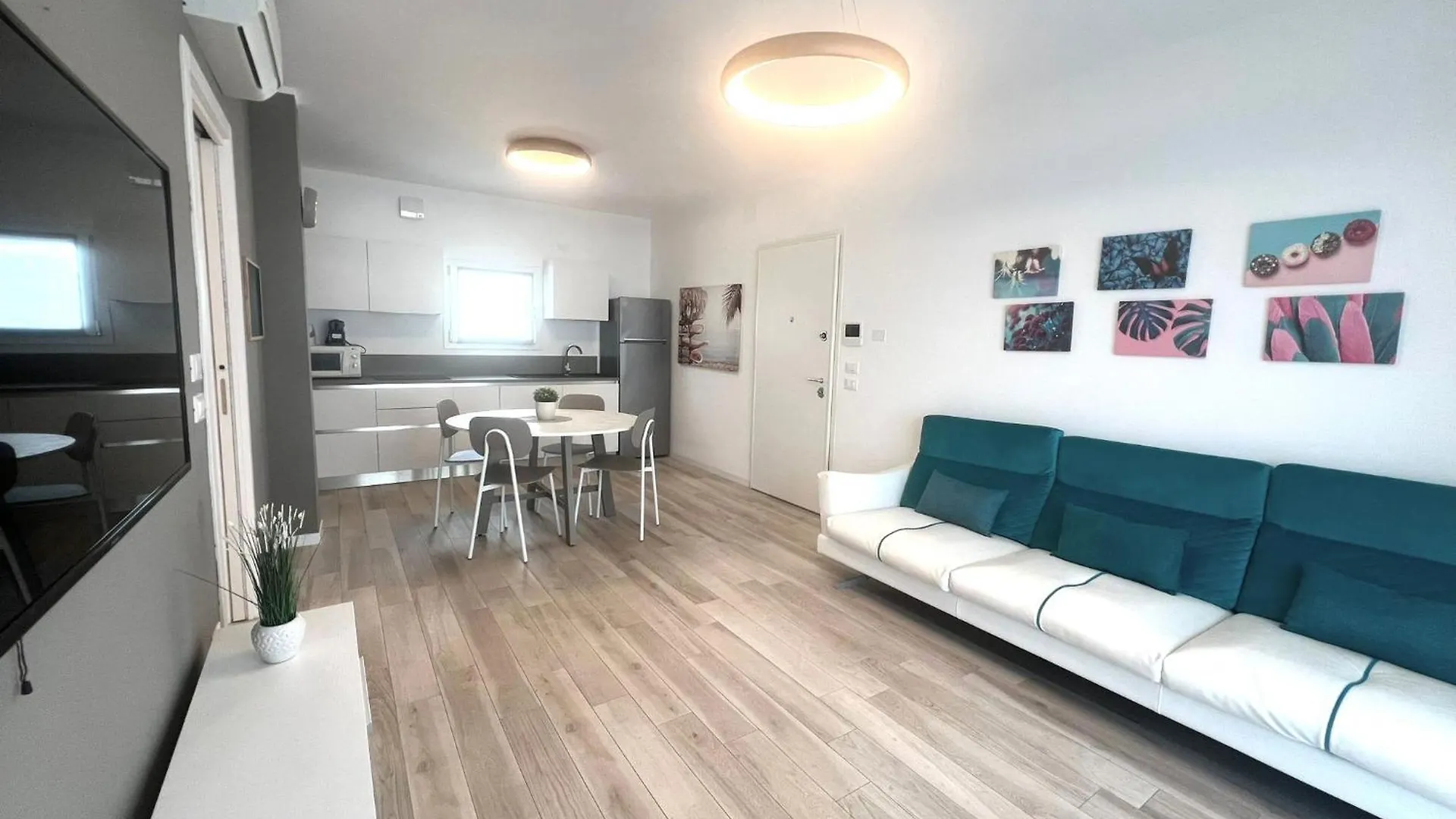 Sun Beach Residence Con Piscina - Piazza Brescia - Adria Holiday Jesolo - Family Apartments