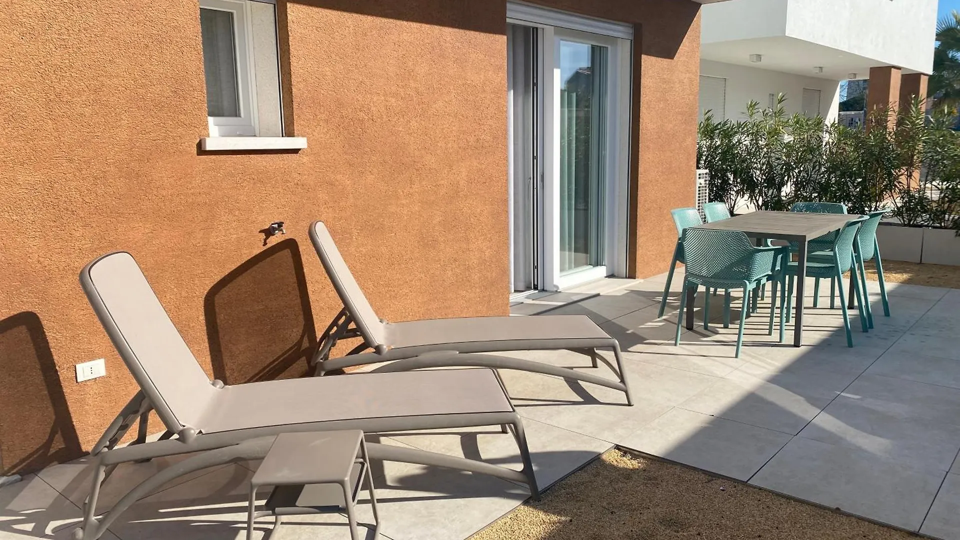 Sun Beach Residence Con Piscina - Piazza Brescia - Adria Holiday Jesolo - Family Apartments