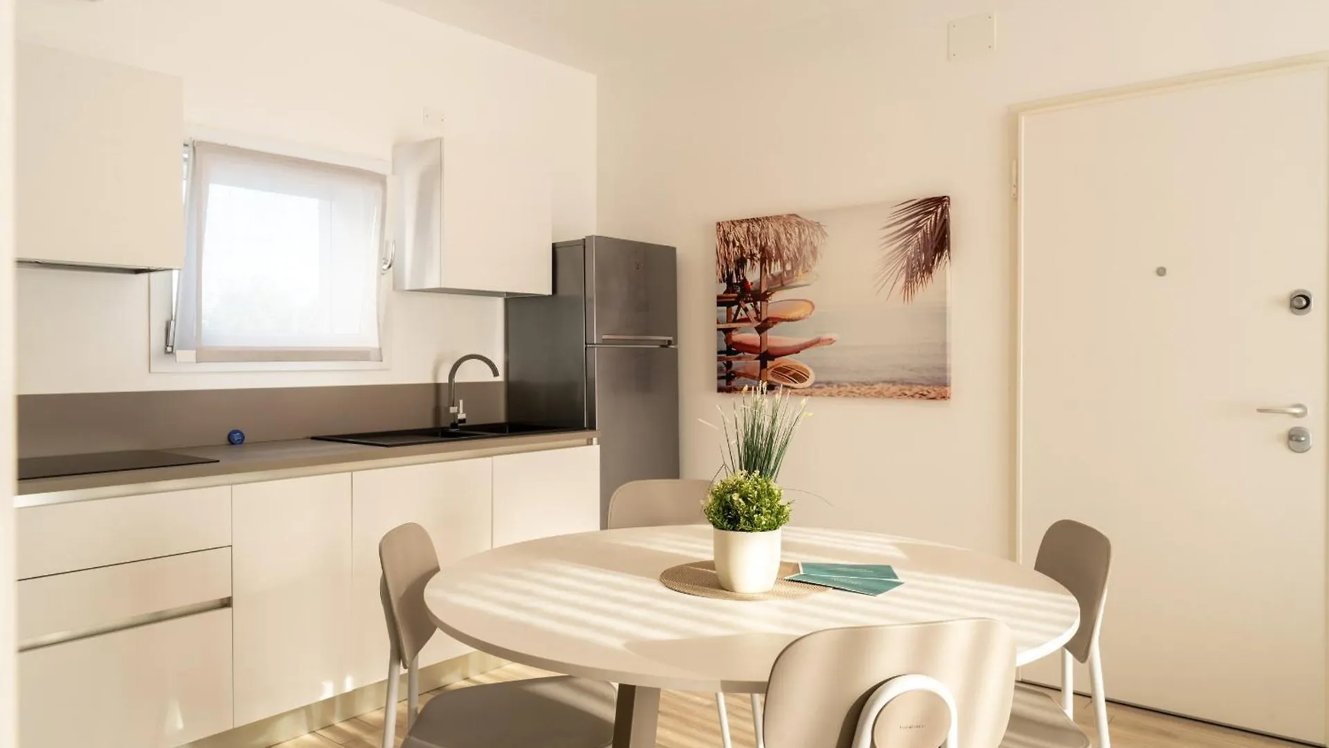 Sun Beach Residence Con Piscina - Piazza Brescia - Adria Holiday Jesolo - Family Apartments